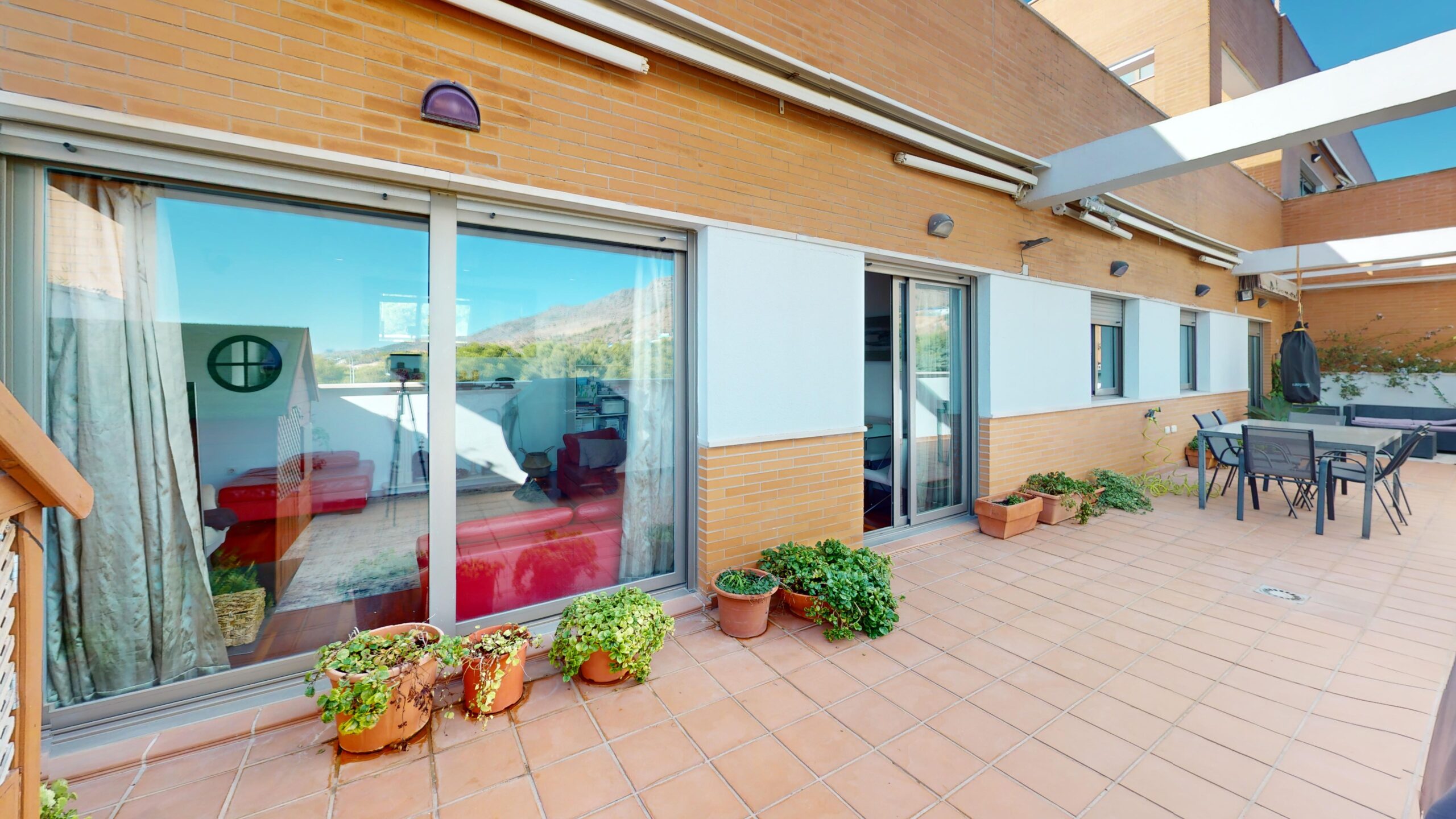 Balcón del ático con vistas